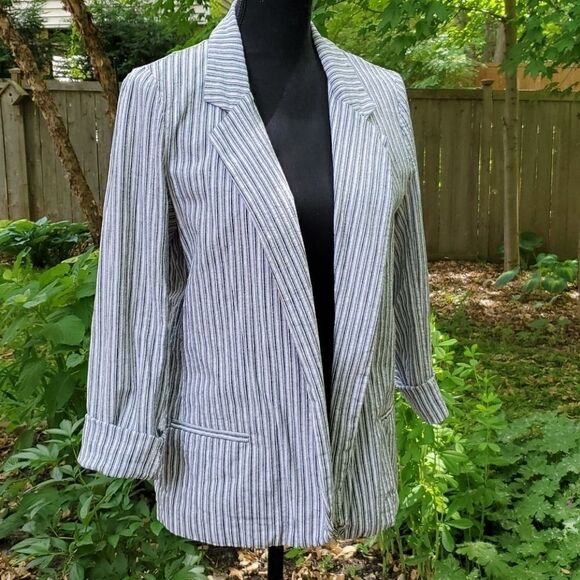 Silence + Noice | Light Cotton Blazer - Picture 6 of 7
